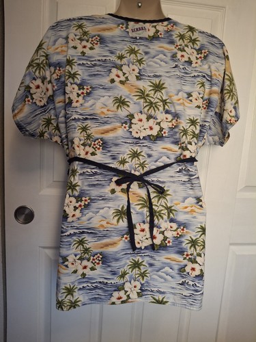 S.C.R.U B.S. Brand Size Large Tropical Beach Palm Ocean Scrub Top Womens Print - Picture 5 of 9