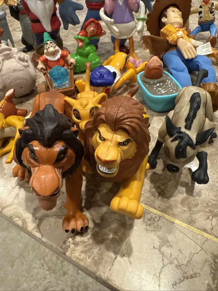 Lote de estatuillas vintage de Disney - Años 90-2000 - Toy Story, Rey León, Aladdin, más Foto 2 de 4