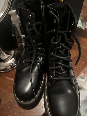dr martin air wair boots