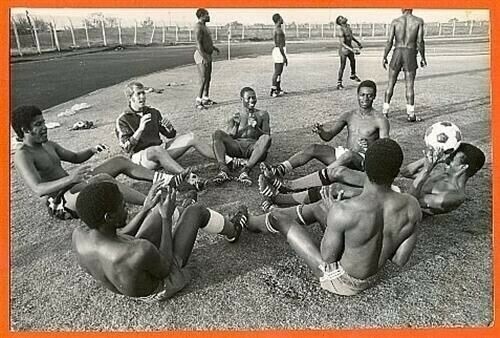 1960-70s Kenya Men's Soccer Team at Practice Original News Photo - Picture 1 of 2