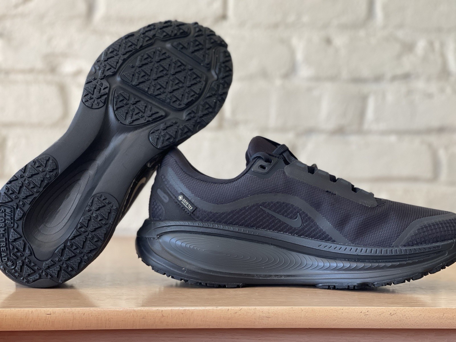 Nike Vomero 18 GTX Gore-Tex Black Anthracite Men 10.5 Running Shoes HQ7001-001 thumbnail 7