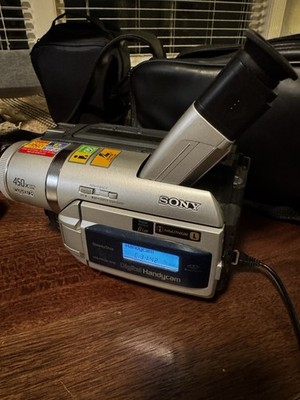 Sony DCR-TRV520 Digital8 Hi8 Video8 Handycam Watch Play Video with case