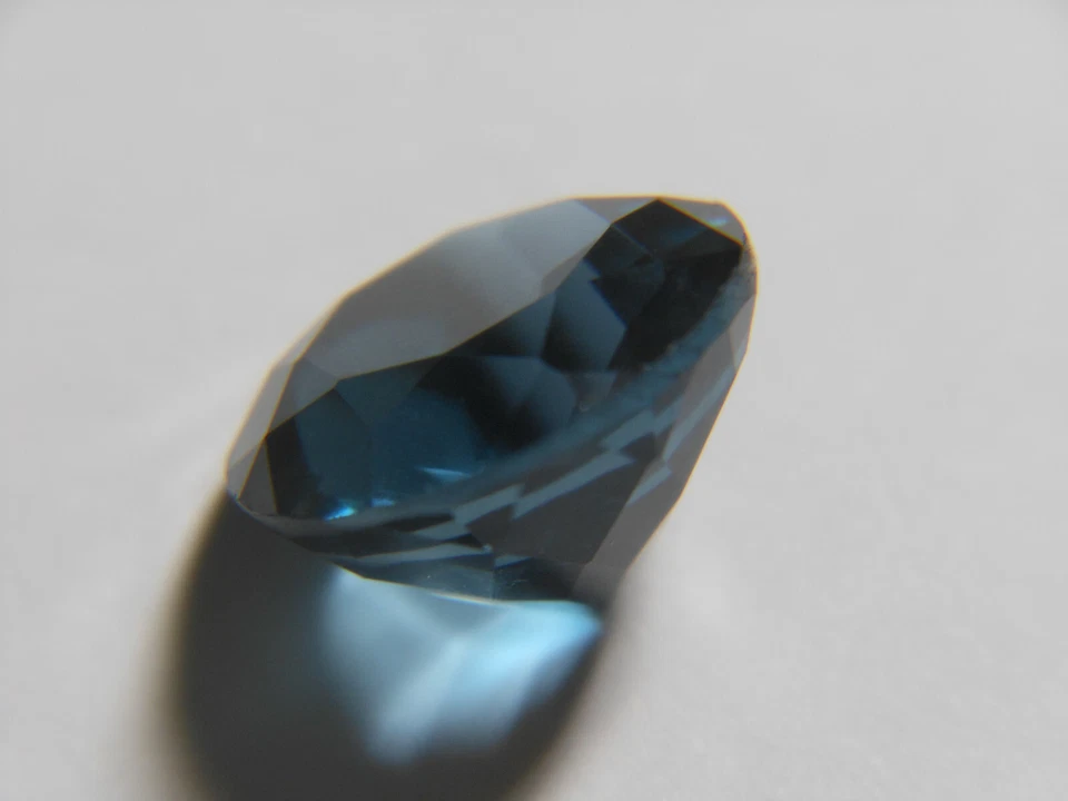 Topaz London Blue Large 5.79 ct, USA 20 Year Vendor, Excellent Round Cut - Image 3 of 4