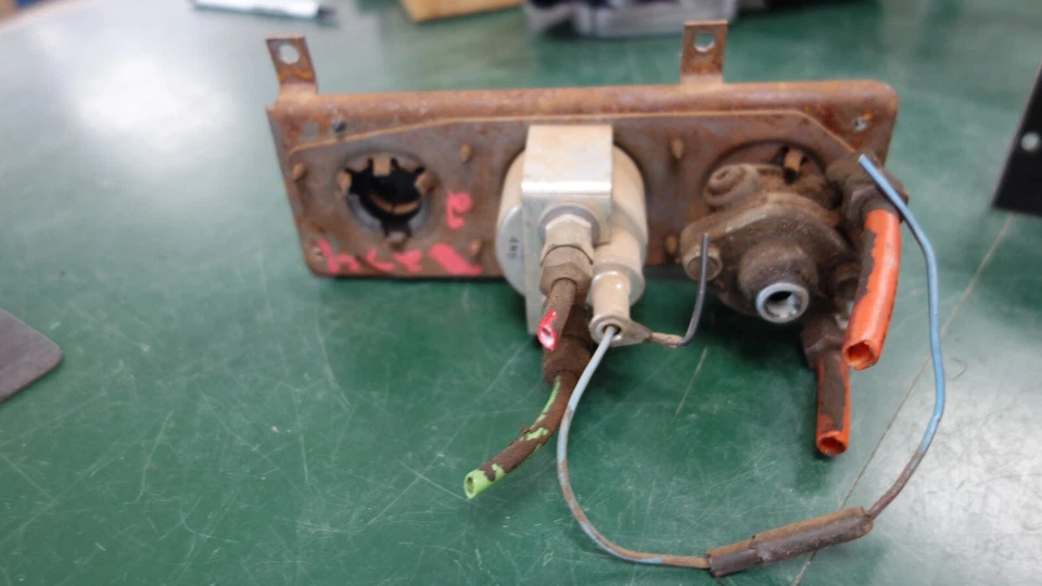 Painel de ar de freio de estacionamento 1986 Ford F700 - Imagem 2 de 2