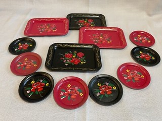 Vintage Small sized Metal Floral Trays and Coasters (1238)