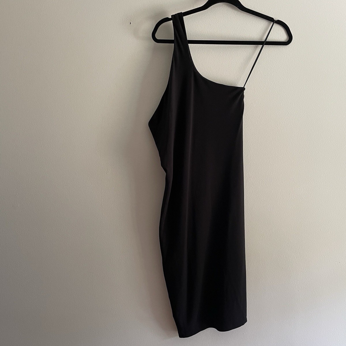 express one shoulder black dress Express Women's Stretch Cotton Poplin One Shoulder Pleated Maxi Dress With Pockets in Black Small