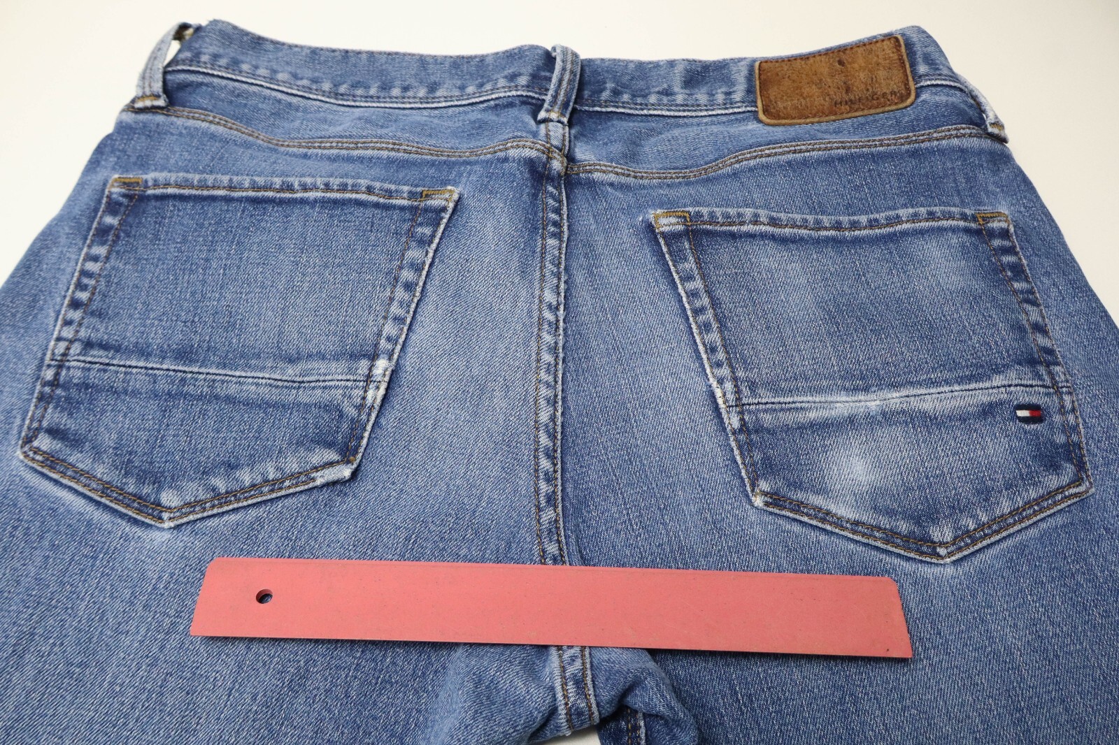 TOMMY HILFIGER Denton Straight Fit Jeans Men's W30/L32 Blue Whiskers Faded thumbnail 9