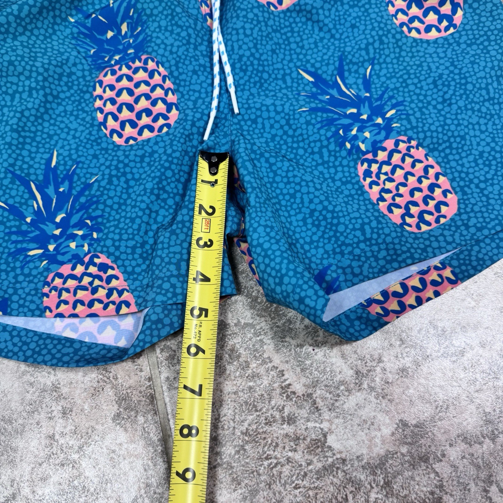Chubbies Men's Size Medium 5.5" Inseam Pineapple Print Swim Shorts Trunks Blue