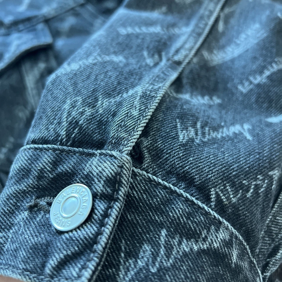 Jaqueta jeans unissex Balenciaga - Imagem 3 de 4