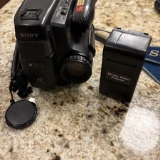 Sony Handycam CCD-TR9 Black Video8 Camcorder. WORKING. With Battery.