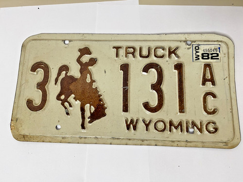 Vintage Wyoming License Plate bucking bronco Garage Pub Wall Decor