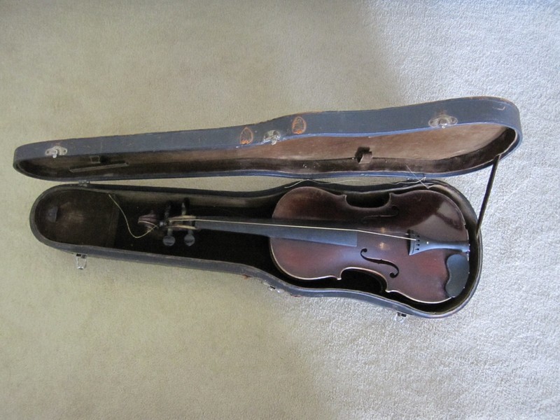 Antique Matteo Albani Fecit Bolzano violin c. 1721 w/old wood case & (2) bows 