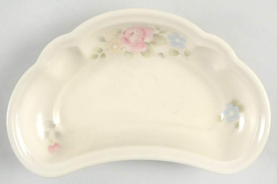 Pfaltzgraff Tea Rose Crescent Salad Plate 8.5 Inch Floral Design  