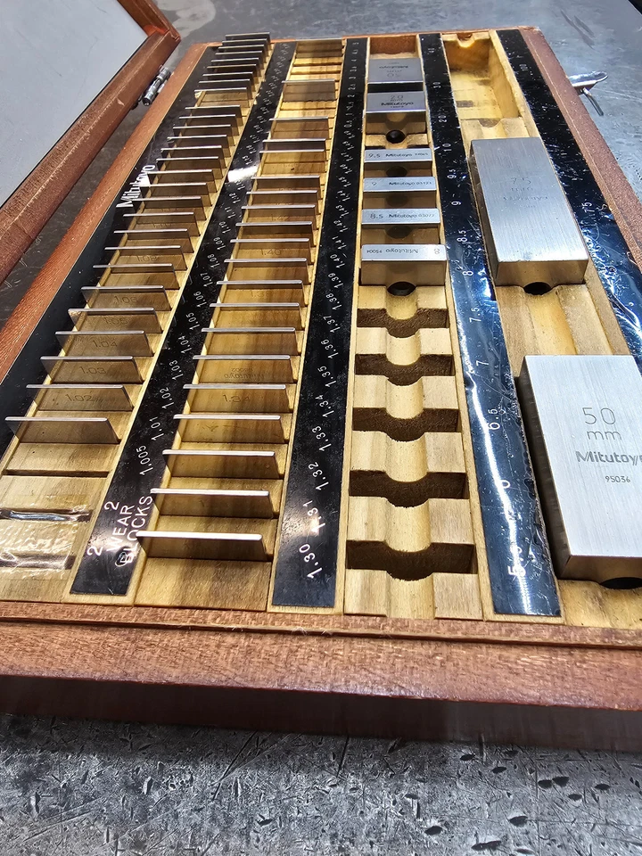 Juego de bloques de medidor métrico Mitutoyo grado 2 516-450-02 BM4-76-2 (faltan algunos bloques) Foto 4 de 4