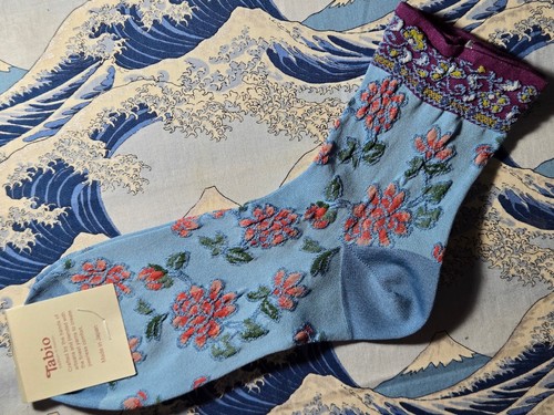 Tabio Japan Womens Socks Float Oriental Flower Low Crew Blue UK 4-6 EU ...