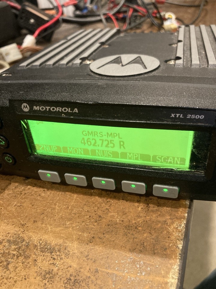 Motorola XTL2500 UHF R2 450-520mhz P25 Digital Mobile Radio - Foto 7
