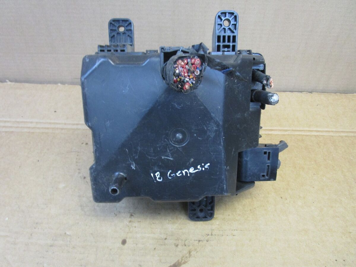 18 19 Genesis G80 Engine Fuse Box Relay Junction Block Panel 18 19 Genesis G80 Engine Fuse Box Relay Junction Block Panel