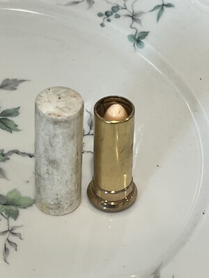 VINTAGE COLLECTIBLE ORIGINAL COTY  24  LIPSTICK NOS  PURE HONEYSUCKLE