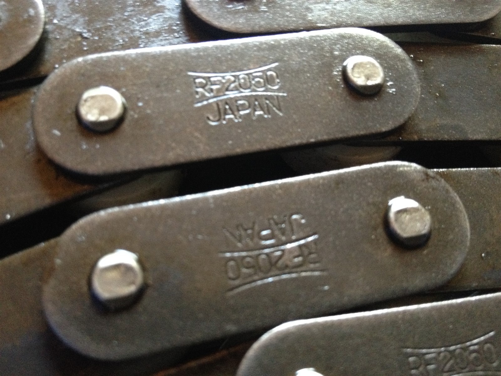 New Tsubaki RF2050 1-1/4 IN x about 29 FT Single Riveted Roller Chain ...