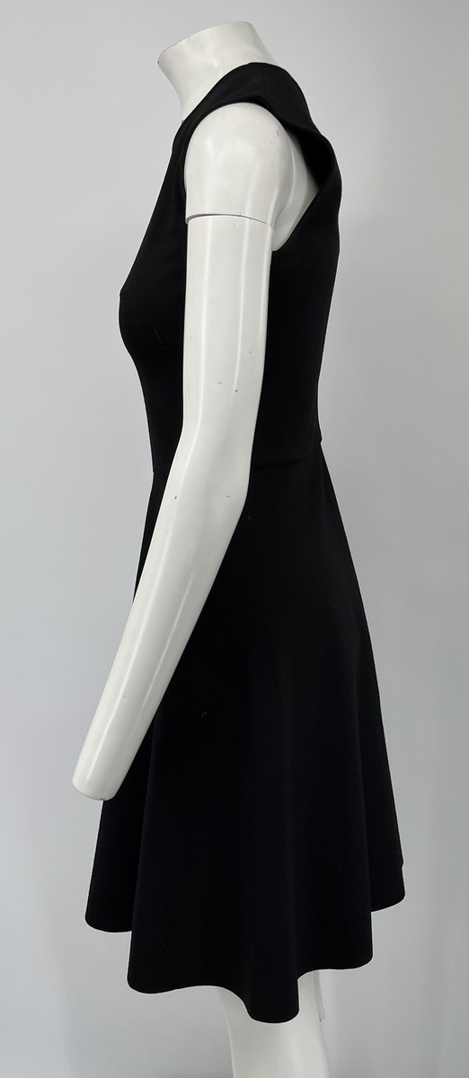 Yves Saint Laurent Black Wool Blend Sleeveless Fit+Flare Yves Saint Laurent Black Wool Blend Sleeveless Fit+Flare
