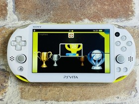 Sony PS Vita Lime Green / White PCH 2000 ZA13 Charger 4GB Mine Craft Tested DDP