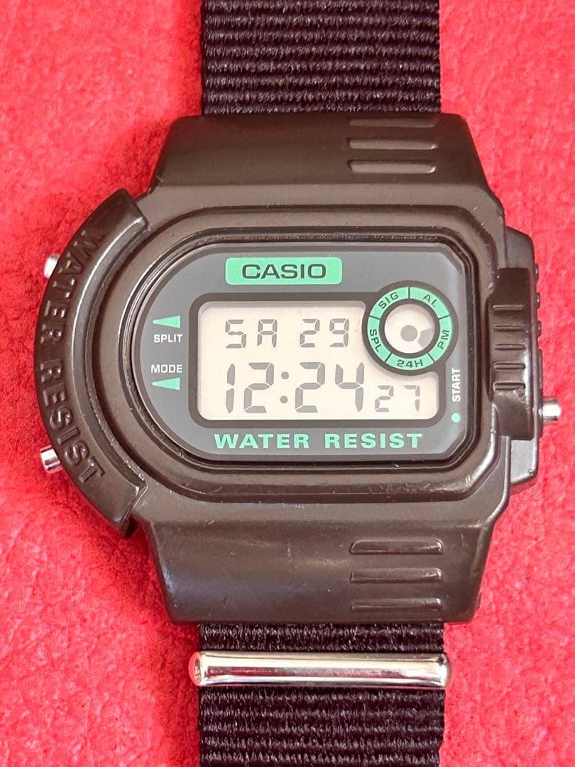 CASIOデジタル腕時計NF−11 CASIO NF-11 Digital Watch Tested 4.1cm Case NATO Strap Fashion