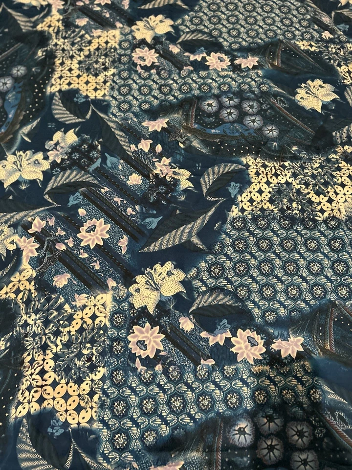 Sarong Victoria's Secret estampado azul seda talla única con detalle de cuentas Foto 4 de 4