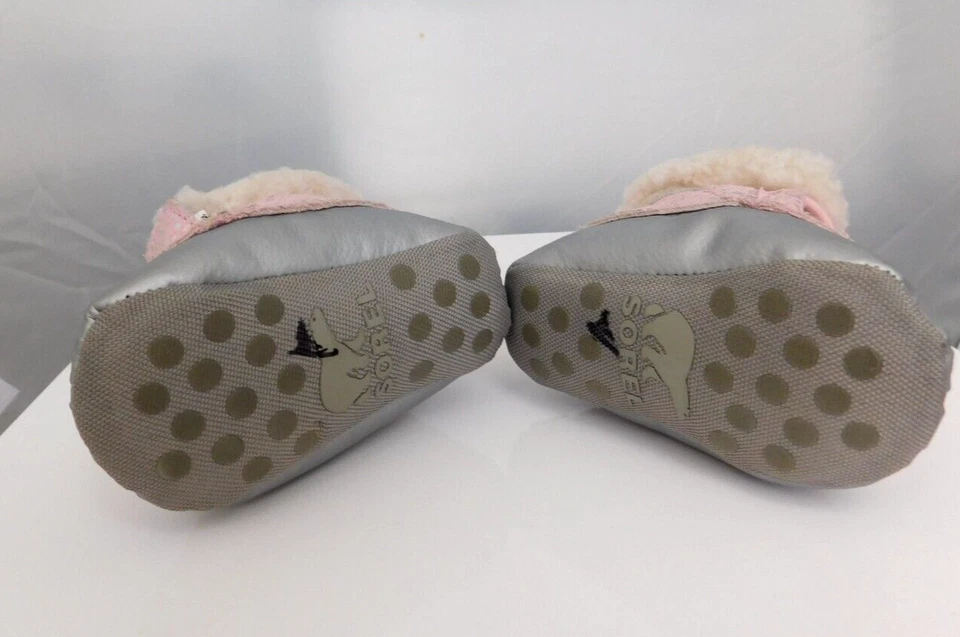 Niñas Infantes Talla 3 SOREL Caribú Botines Plateados Rosa Zapatos Piel Suave Nieve Foto 4 de 4