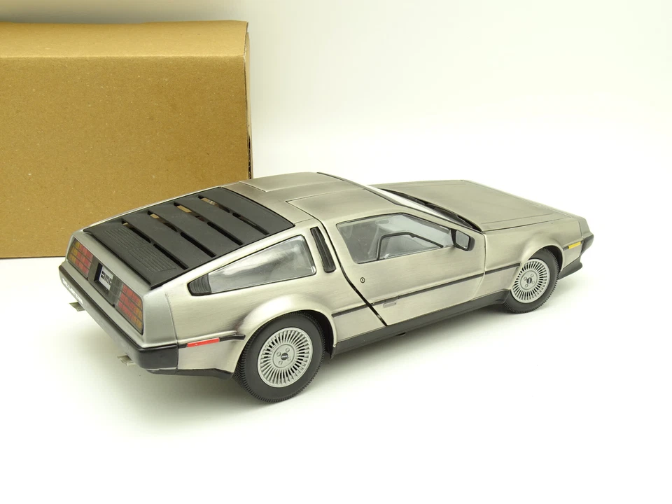 Sun Star 1/18 - DeLorean DMC 12 1981 - Photo 3/3