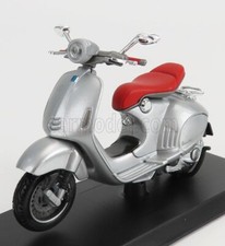 MODELLINO MOTORINO STATICO PIAGGIO VESPA 946 BELLISSIMA 2014 SILVER SCALA 1/18