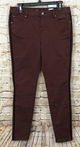 NEW SIMPLY VERA Wang flex skinny jeans 