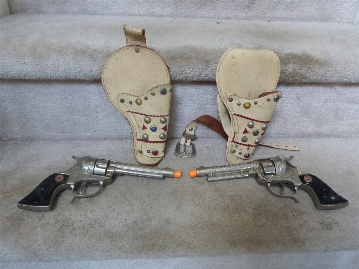 VINTAGE 1950 Hubley Texan Diecast Toy Cap Gun Pistol Black Steer