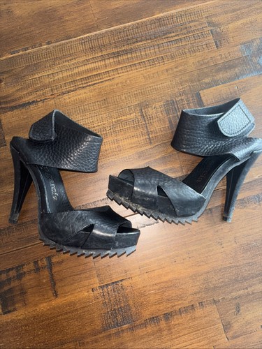 Pedro Garcia Heels