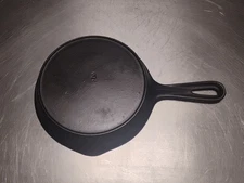 Vintage Unmarked #3 VOLLRATH Cast Iron SKILLET Frying Pan With Outset Heat Ring