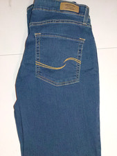 Signature by Levi Strauss  Co. Women  s Medium Wash Blue Skinny Jeans 16