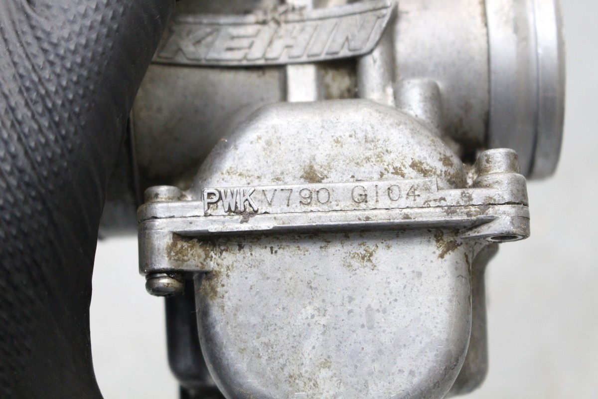 dede　9/3まで 93 Kawasaki Kdx250 KDX 250 D3 OEM Carburetor Carb Intake for