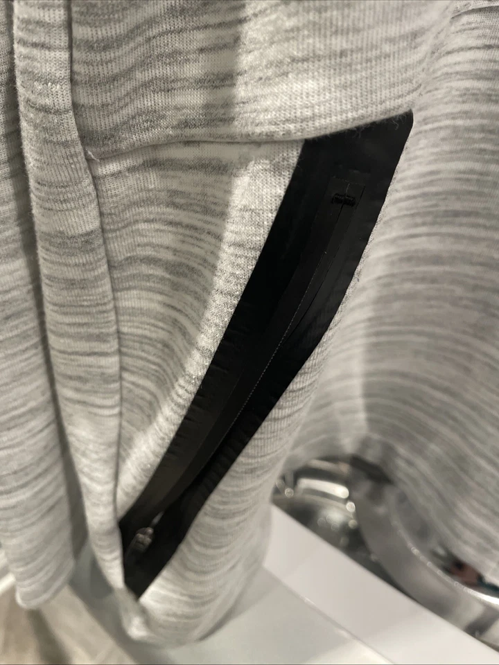 Chaqueta para hombre Russell Athletics grande 42-44 con capucha ligera cremallera completa  Foto 3 de 4