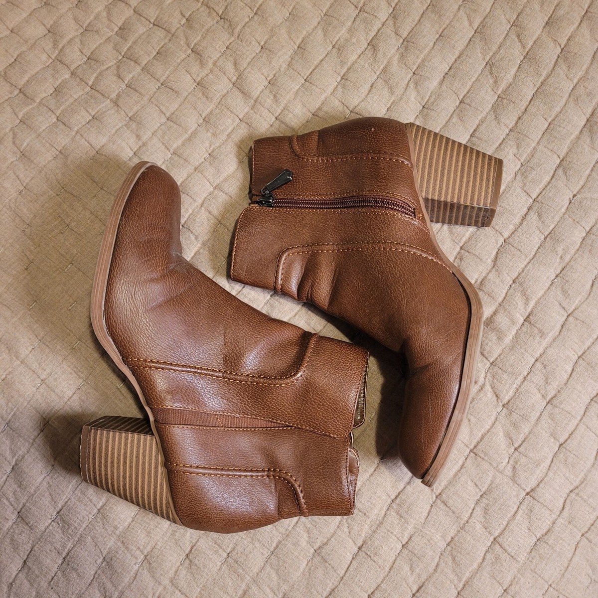 Simply Vera Wang Brown Zipper Ankle Boots Size 10