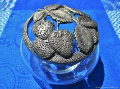 Saladier En étain Art Nouveau – Motif Fraise – Pot-pourri Bonbonnière – France