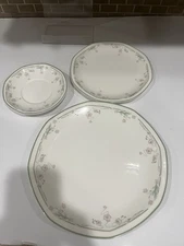 CAPRICE by Royal Doulton 3 Piece Place Setting. 1998. made in England