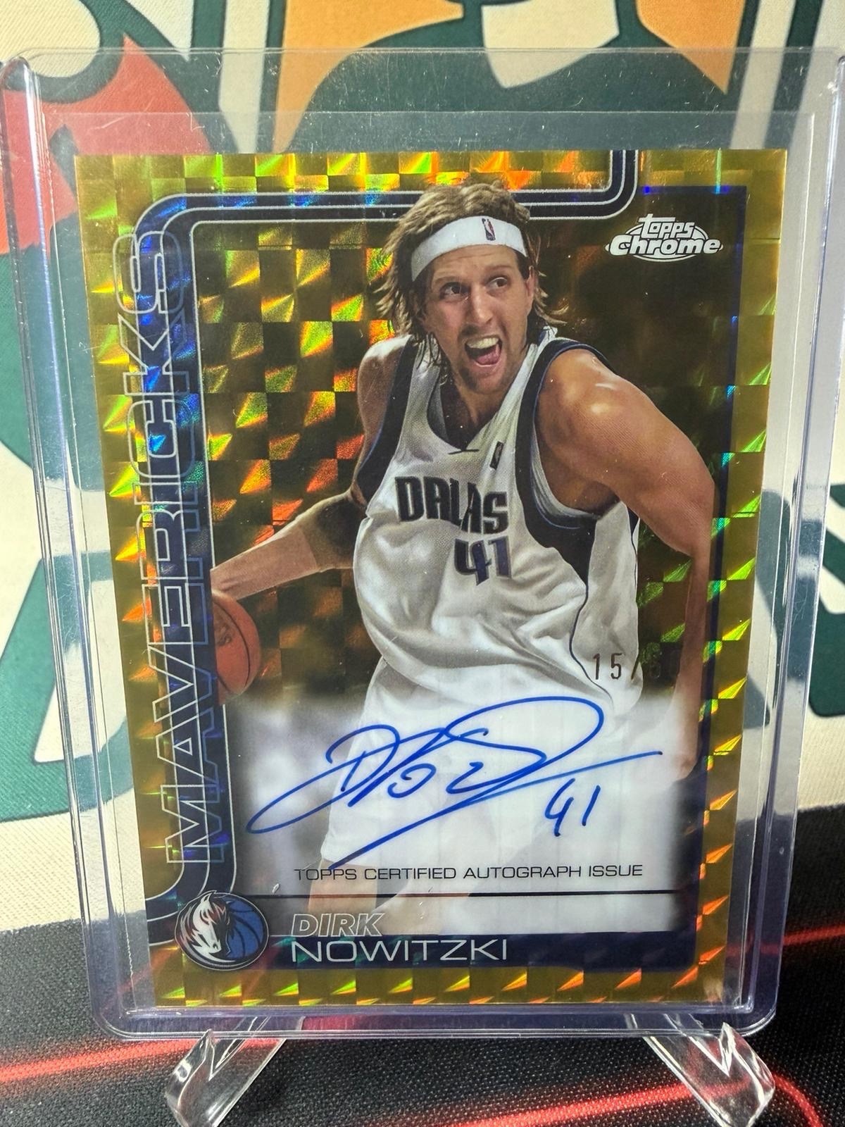 2025-26 Topps Chrome Dirk Nowitzki #TCA-DN Gold Geometric Auto Mavericks /50