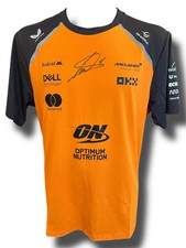LANDO NORRIS SIGNED MCLAREN CASTORE FORMULA 1 T-SHIRT (ACG CERT AG16982)