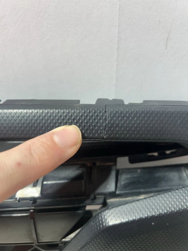 Parrilla de parachoques delantero Subaru Crosstrek 2019 2020 moldura cromada OEM Foto 4 de 4