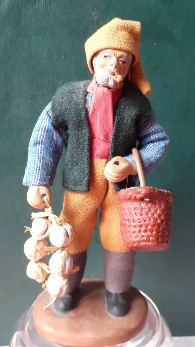 Santon de Provence ancien en terre cuite Homme paysan avec sa faux et son sac de foin - Collection