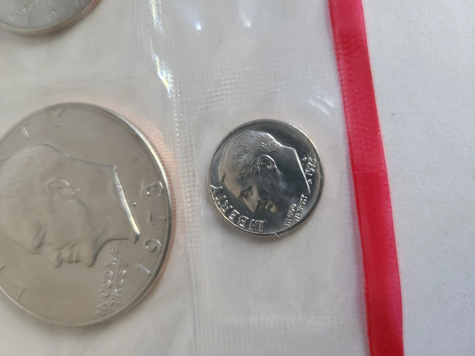 U.S. Mint 13-Coin Uncirculated Set 1973 - Denver & Philadelphia Mints + 1c S Min - Image 4 of 4