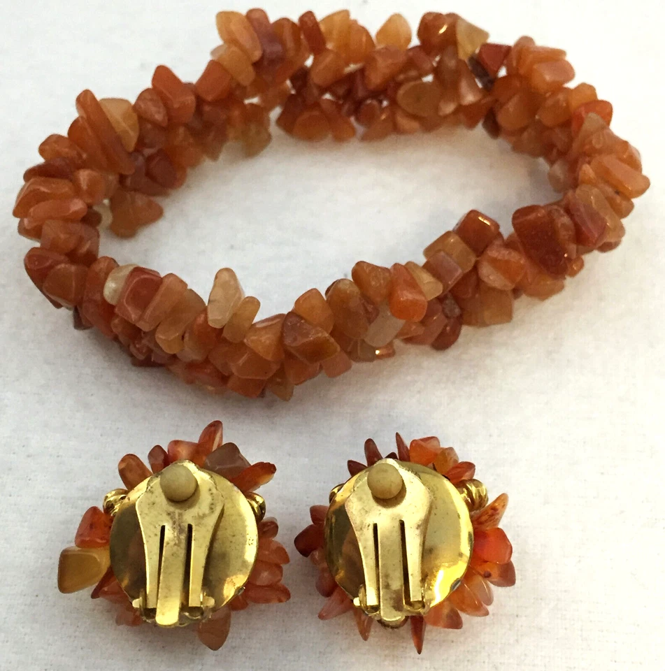 Brazalete grueso elástico coral melocotón con racimos de piedra astillada de ágata Foto 3 de 4