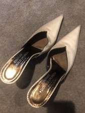 Couture Donald J Pliner Mules 6M Beige Satin Pointed Toe 3.5" Heel Jeweled Italy