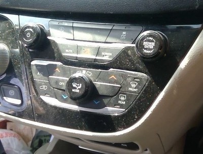 Temperature Control w/ 3 Zone Controls 18 19 2020 Chrysler Pacifica
