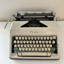 Macchina da scrivere portatile vintage Olympia SM9 1966 Pica 10 cpi n.97|66 ottime condizioni
