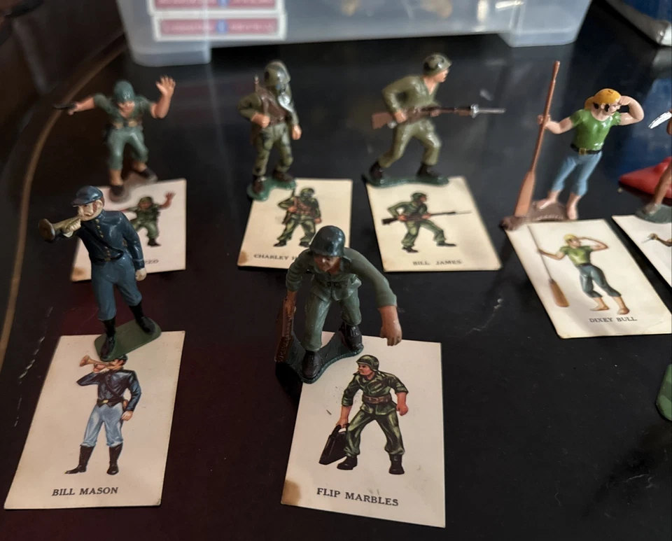 Warriors of the World Pirates Marx Figures 37Mixed Lot 19 cards 1 U.S.A Flag o# - Image 4 of 4